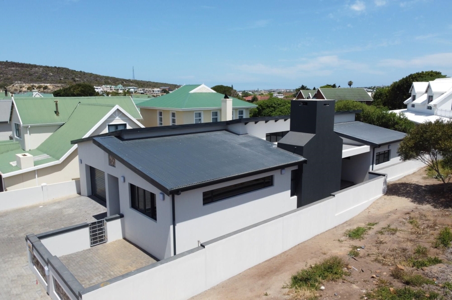 3 Bedroom Property for Sale in Stilbaai Wes Western Cape